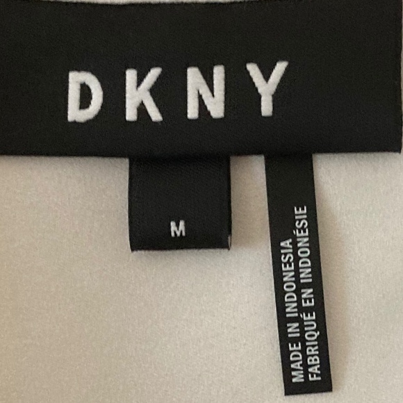 Donna Karen New York (DNKY) Blouse with Flutter Sleeves - Picture 7 of 9